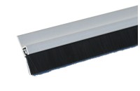 Garage brush seal